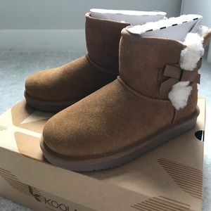 Ugg Koolabura Girls Boots - Size 1